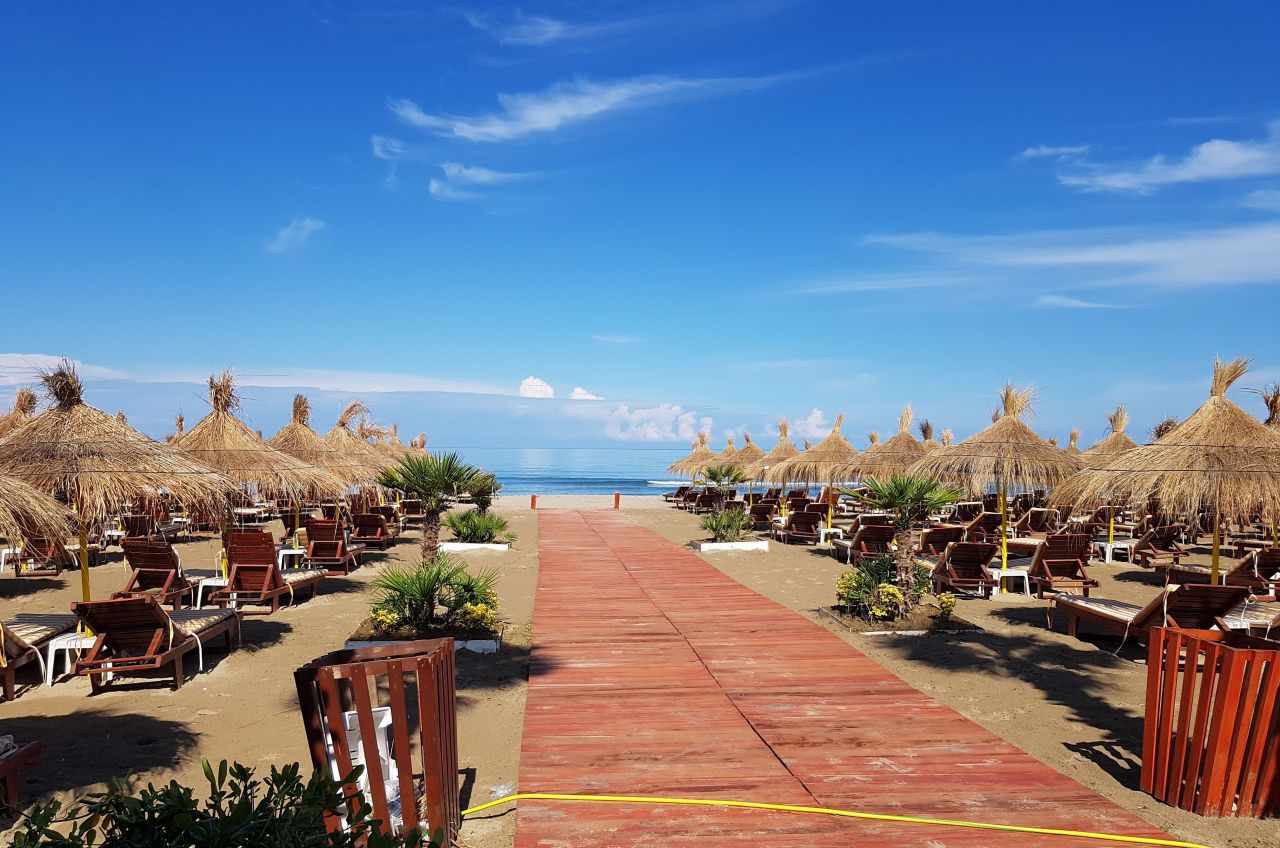 Ferienhaus Zu Vermieten In Lalzit Bay Albanien, Nahe Am Strand Und Mit Allen Einrichtungen In Der Nähe